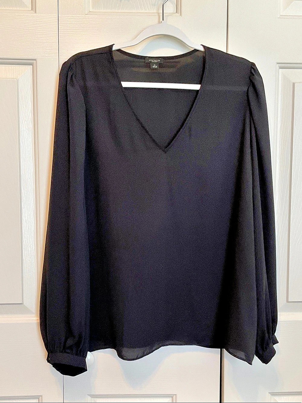 Anne Taylor factory Black V-Neck Blouse Size Size LargeXL Like New